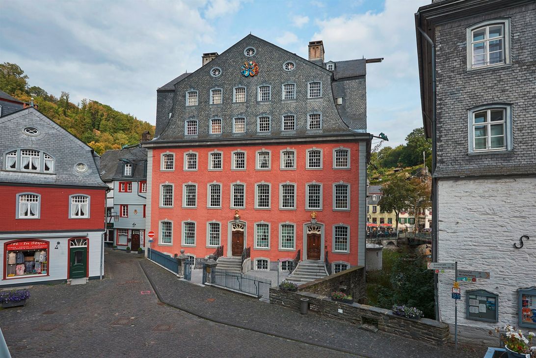 Das Rote Haus Monschau ist ab dem 1. April 2022 mit erweiterter Dauerausstellung geöffnet. Foto: Willi Filz