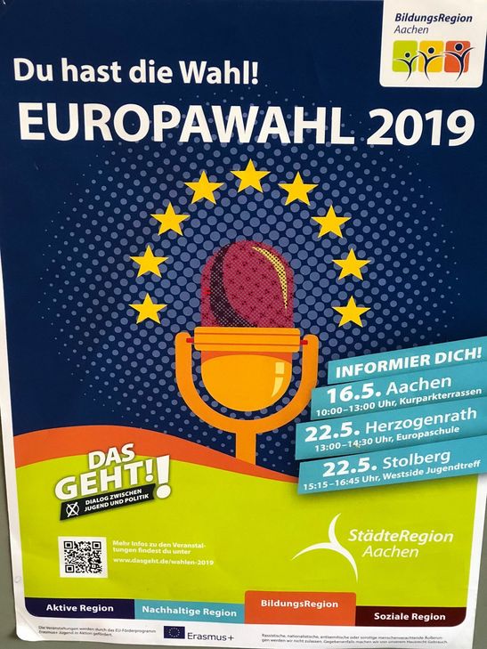 Vor der Podiumsdiskussion konnten sich die Jugendlichen auf dem Markt der Möglichkeiten auf eigene Faust informieren. Foto: T. Förster