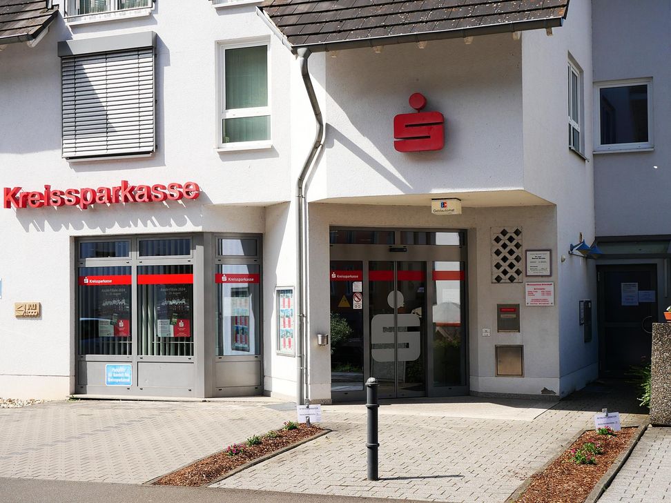 Die Sparkasse in Herrstein stellt sich neu auf.