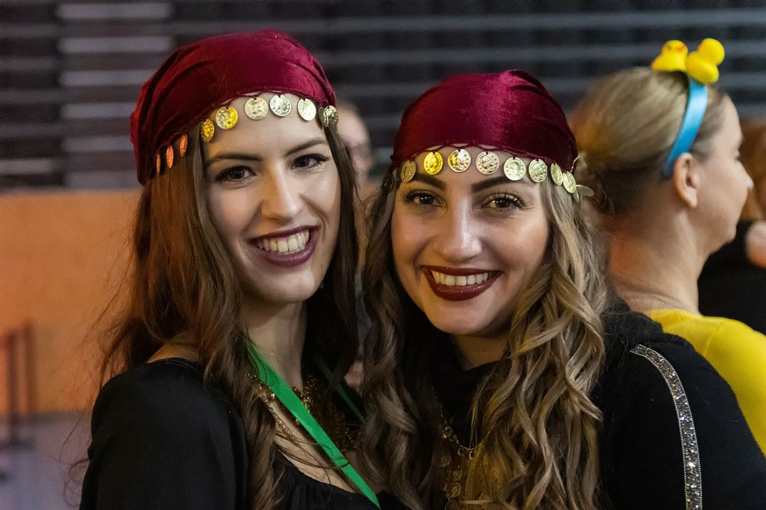 Impressionen von der After-Zug-Party mit Kostümprämierung in der Arena.