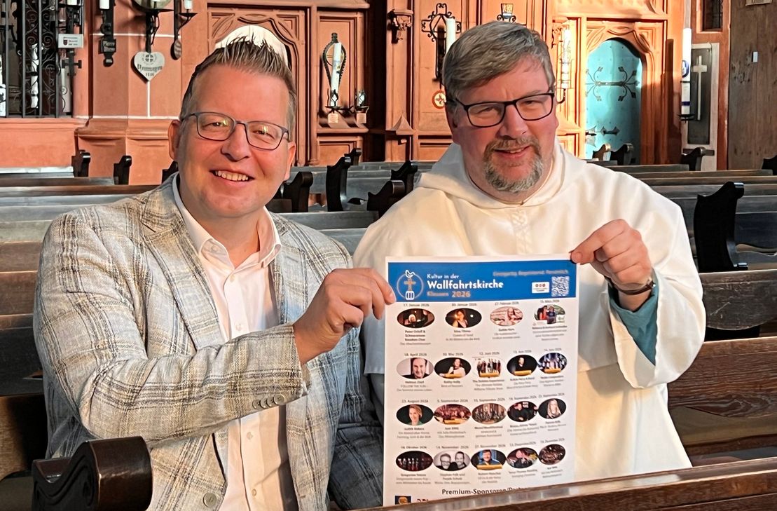 »Kultur in der Wallfahrtsskirche 2026«: Pater Albert Seul (re.) und Veranstaltungskoordinator Tobias Marenberg freuen sich drauf.