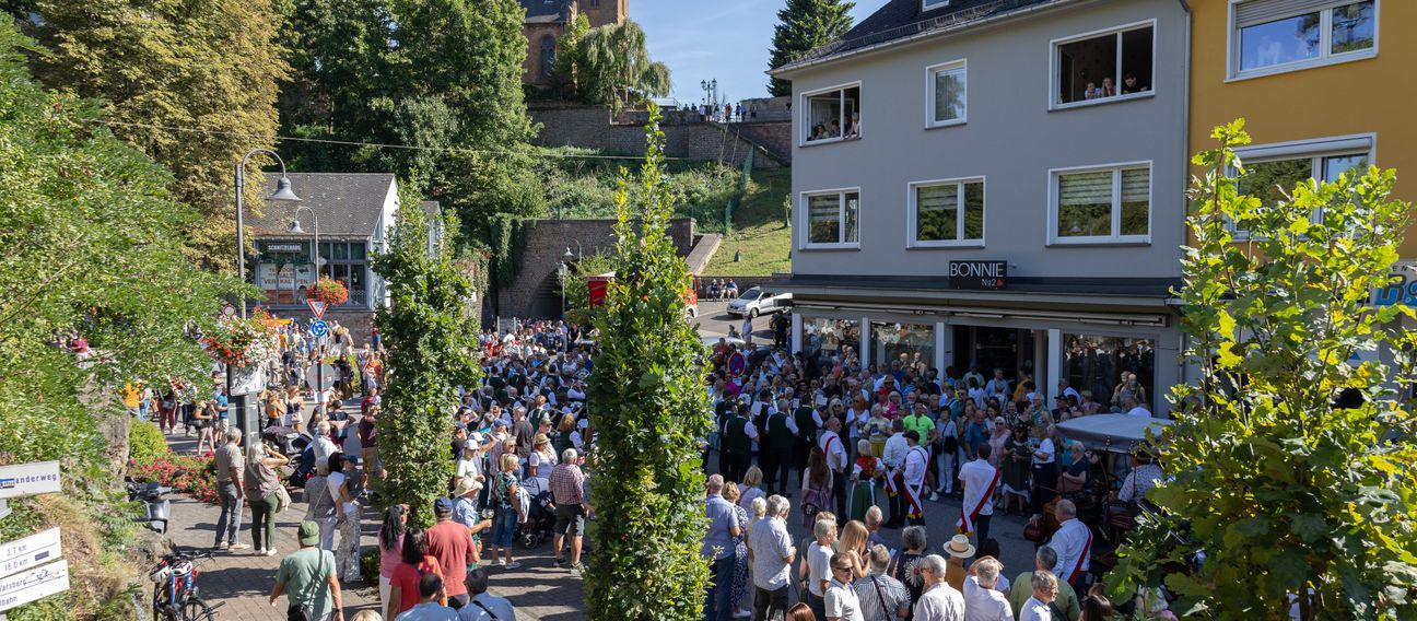 Die Altstadt wird wieder zur Weinpromenade.
