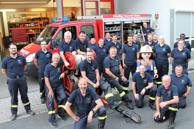 Das Team der Freiwilligen Feuerwehr Klotten hat mit einem Video für Furore im Internet gesorgt und
bereits rund 12.750 Euro eingenommen.
