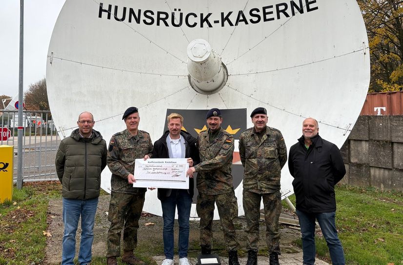 Katholische Arbeitsgemeinschaft für Soldatenbetreuung e.V. durfte sich über 6.000 Spenden-Euro freuen.
