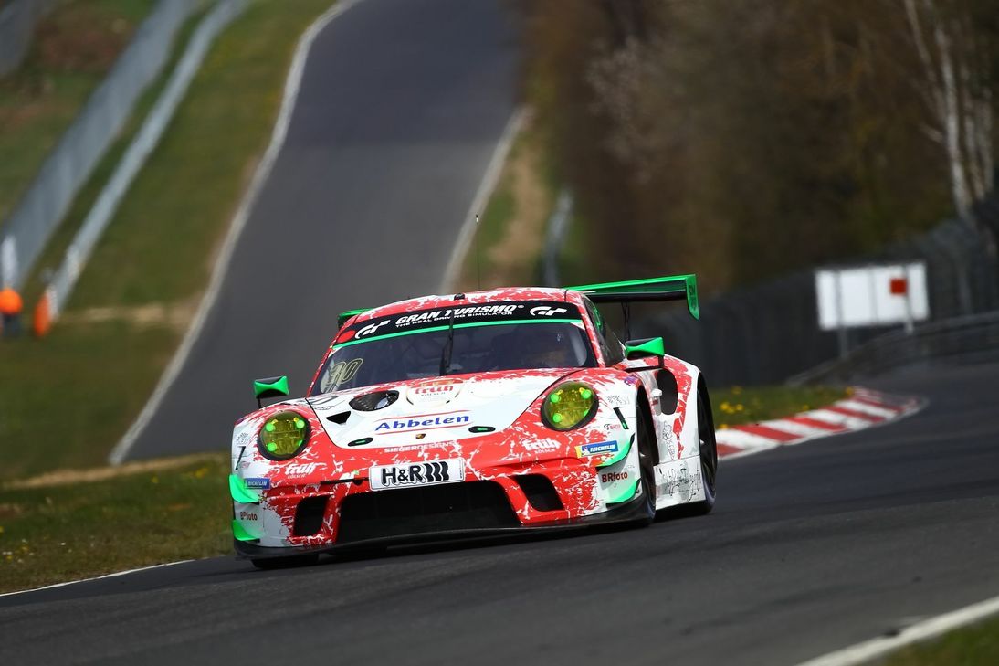 Earl Bamber und Jerome Mathieu fuhren den Sieg im zweiten NLS-Rennen der Saison ein.