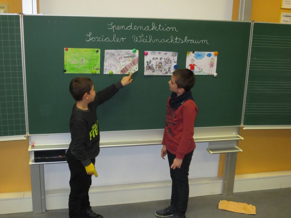 Kinder der Grundschule Serrig bei der Erarbeitung der Spendenprojekte. Foto: FF