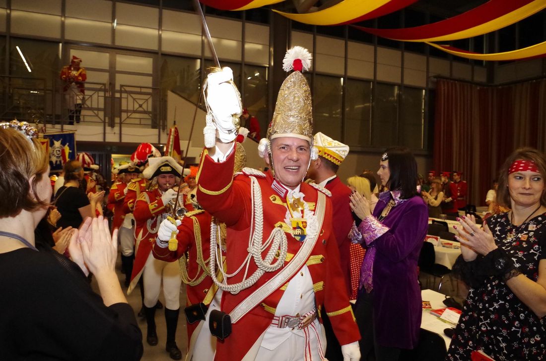 Die Proklamation von Prinz Peter II. (Schumacher) bot im Euskirchener City-Forum ein jeckes Programm. Fotos: Mager