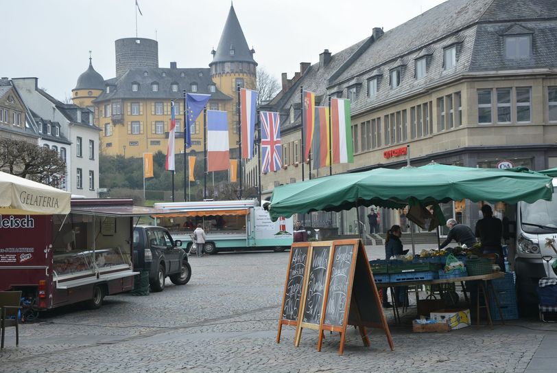 Der Mayener Wochenmarkt bleibt weiterhin dienstags, donnerstags und samstags geöffnet.