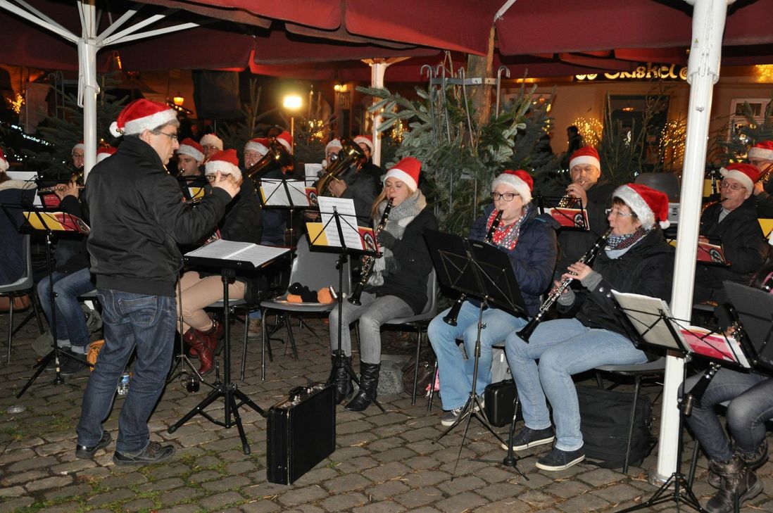 Zur Eröffnung spielte der Musikverein Saarburg auf. Foto: Scholl