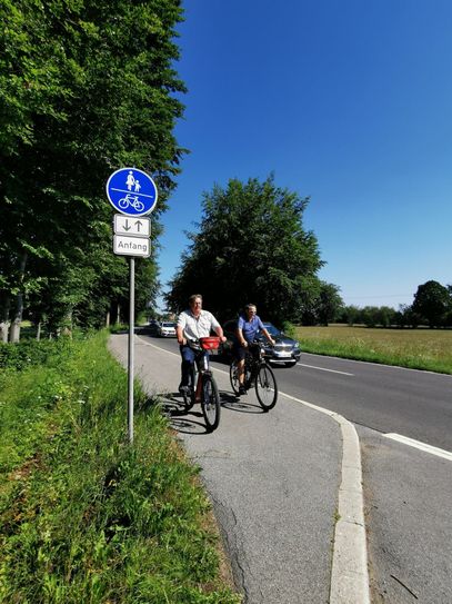 Vom »Am Gericht« kommend hört der Radweg an der Einmündung »Hängens Weg« auf. Bis Konzen wird es von dort aus mit dem Rad gefährlich. Foto: Breuer