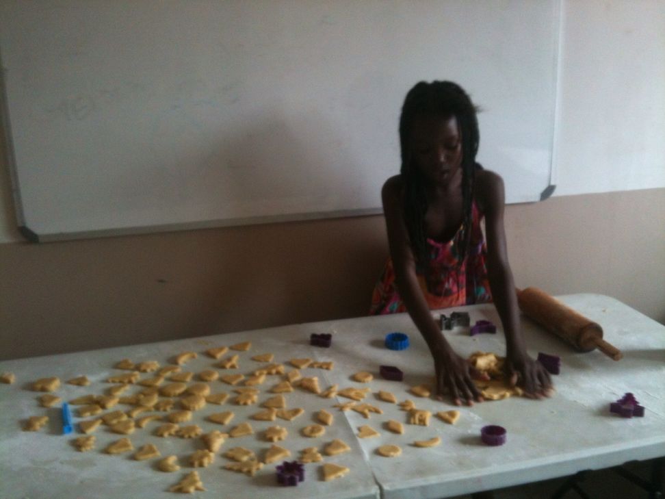 Die Kinder haben Anika in ihr Herz geschlossen und freuen sich jedes Mal über den lieben Besuch aus Deutschland. Fotos: FF