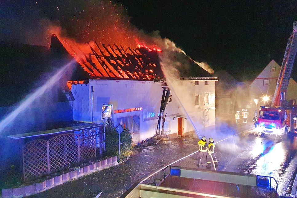 Verheerender Brand in Bundenbach. Foto/Video: Sebastian Schmitt