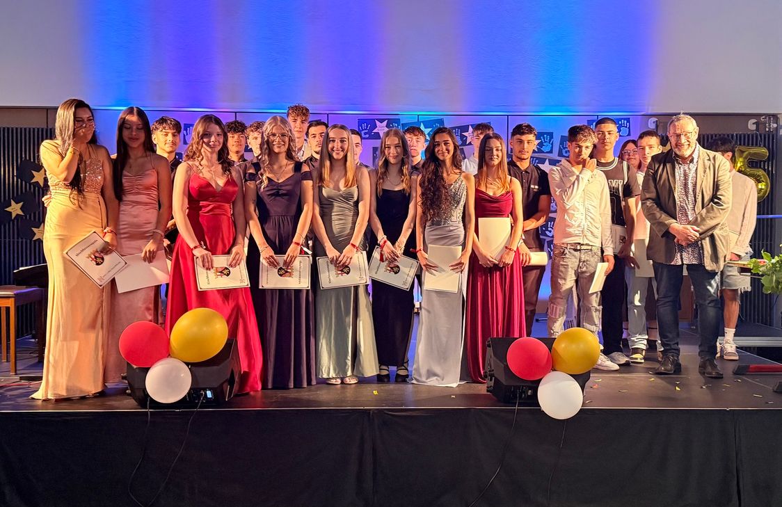 Die Klasse 9c mit Klassenlehrer Herr Novaki.