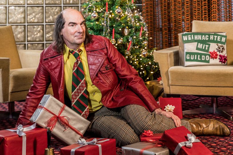 Guildo Horn, der „Meister des Herzens“ und Sänger mit Kultstatus, spricht über seine Kindheitserinnerungen, die Weihnachtsrituale seiner Familie und den Zauber seiner Heimatstadt Trier.