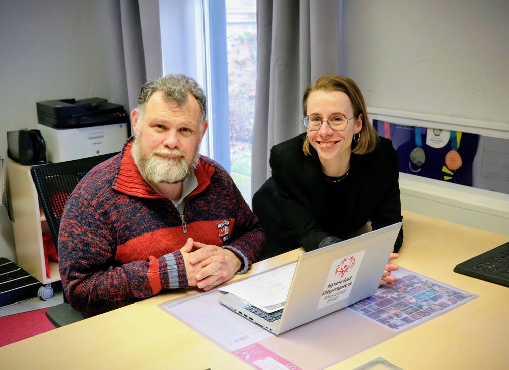 Melanie Brumm (rechts) ist Geschäftsführerin von Special Olympics Rheinland-Pfalz. Im Gespräch erläutert sie, wie Inklusion in Bewegung gelingt.