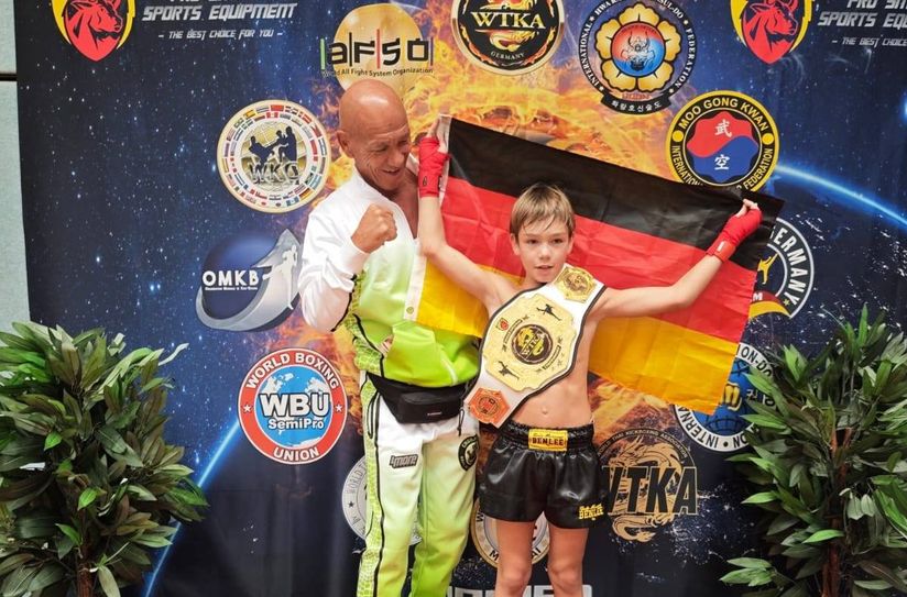 Valentin mit seinem Vater Detlef Endres.