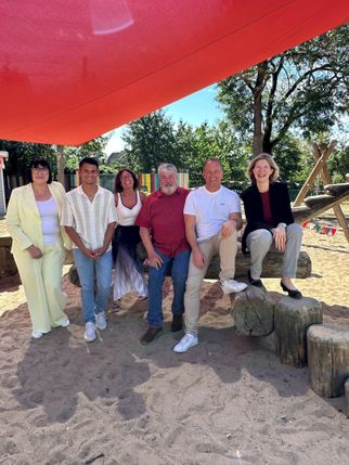 Von links: Anette Moesta, CDU- Landtagsabgeordnete, Raymundo König-Queng, Leiter der Kindertagesstätte St. Genovefa, Ute Dernbach, Teilbereichsleiterin Familie, Schule und Soziales der VG-Verwaltung Mendig, Achim Grün, Stadtbürgermeister Mendig, Jörg Lemp