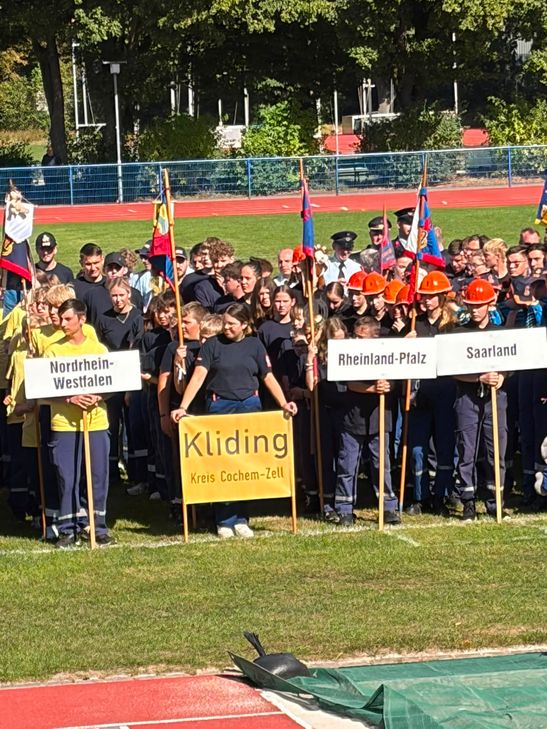 Unter insgesamt 30 teilnehmenden Mannschaften erreichte die Jugendfeuerwehr Kliding-Beuren einen starken 15. Platz, die Jugendfeuerwehr Lutzerath belegte Platz 17.
