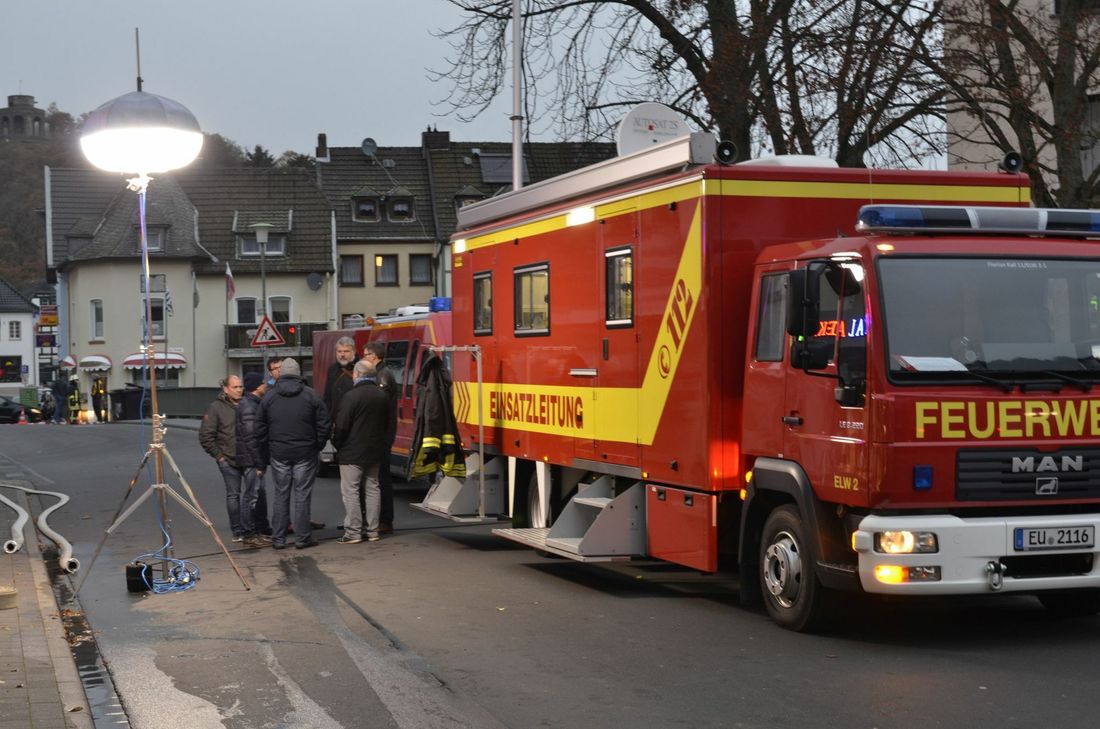 Die Einsatzleitung hatte alle Hände voll zu tun.
