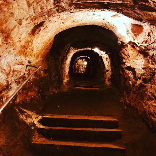 Blick unter Tage: Durch diese Stollen werden die Besucher im Bergbaumuseum Mechernich geführt. Foto: Michael Nielen