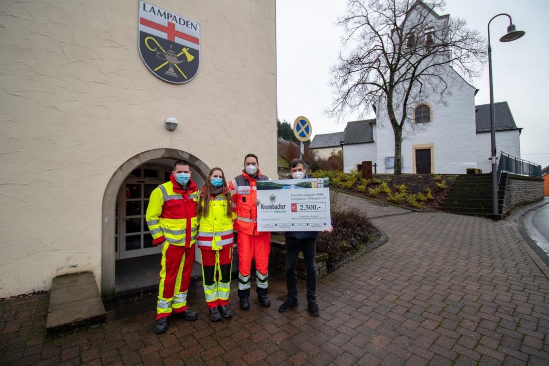V. l. n. r.: Michael Klas (First Responder), Helena Gasteier (First Responder), Thomas Strachotta  (First Responder), Rudolf Klas (Vereinsvorstand). Foto: Krombacher