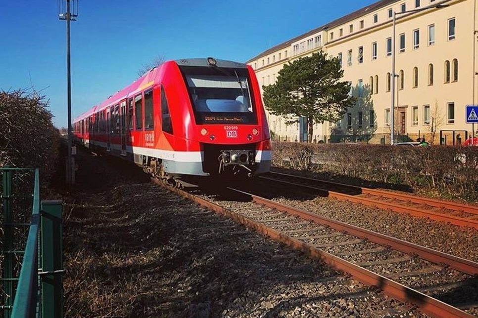 Die  Eifelstrecken der Deutschen Bahn können jetzt elektrifiziert werden.