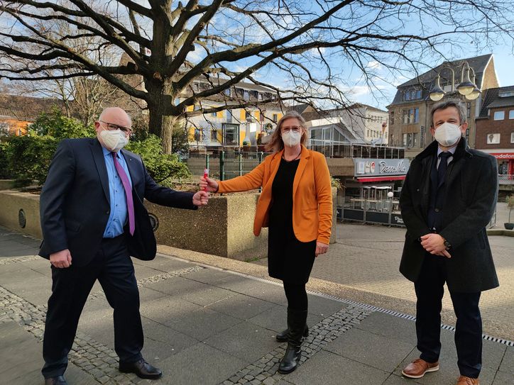 Vorstandswechsel bei der Caritas Euskirchen: Bernhard Becker geht in den Ruhestand – Maria Surges-Brilon ist neuer zweiter Vorstand. Fotos: Caritas Euskirchen
