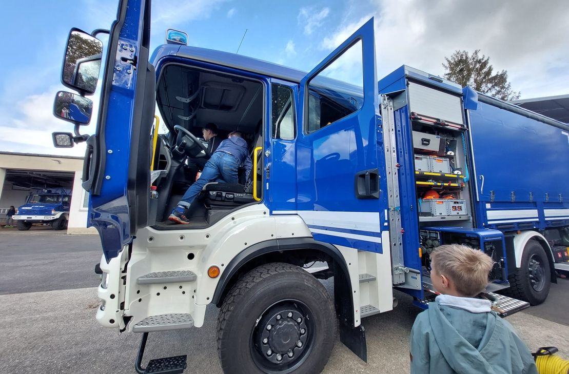 Spannende Einblicke in das Fahrerhaus des Einsatzfahrzeuges.