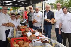 Brot- und Brötchenprüfung auf dem Wochenmarkt in Simmern.