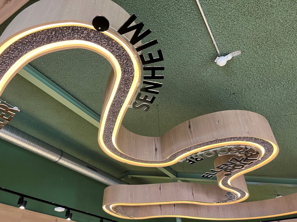 Ein "Abschnitt" der 15 Meter langen Moselschleifen-Lampe.