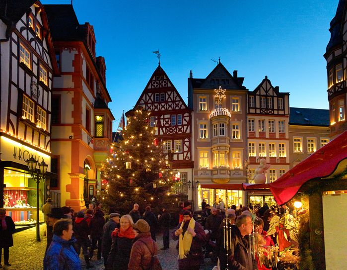 Weihnachten am Marktplatz in Bernkastel-Kues. Foto: Arnoldi