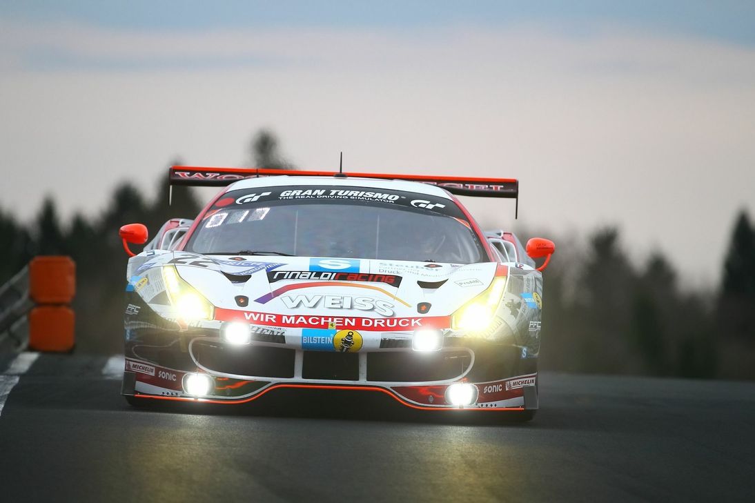 Das Wochenspiegel-Team-Monschau im Ferrari 488 GT3, der von Georg Weiss, Oliver Kainz, Jochen Krumbach und Christian Menzel pilotiert wurde, beendete das Rennen auf Platz 12.