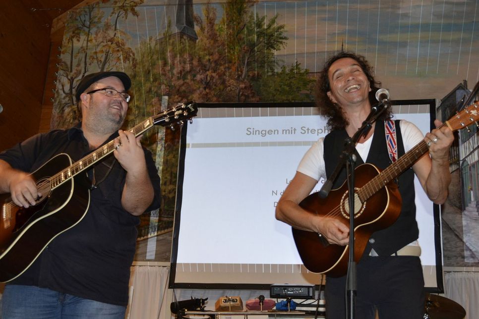 Björn Heuser und Stephan Brings forderten erfolgreich auf: „Los mer singe“.