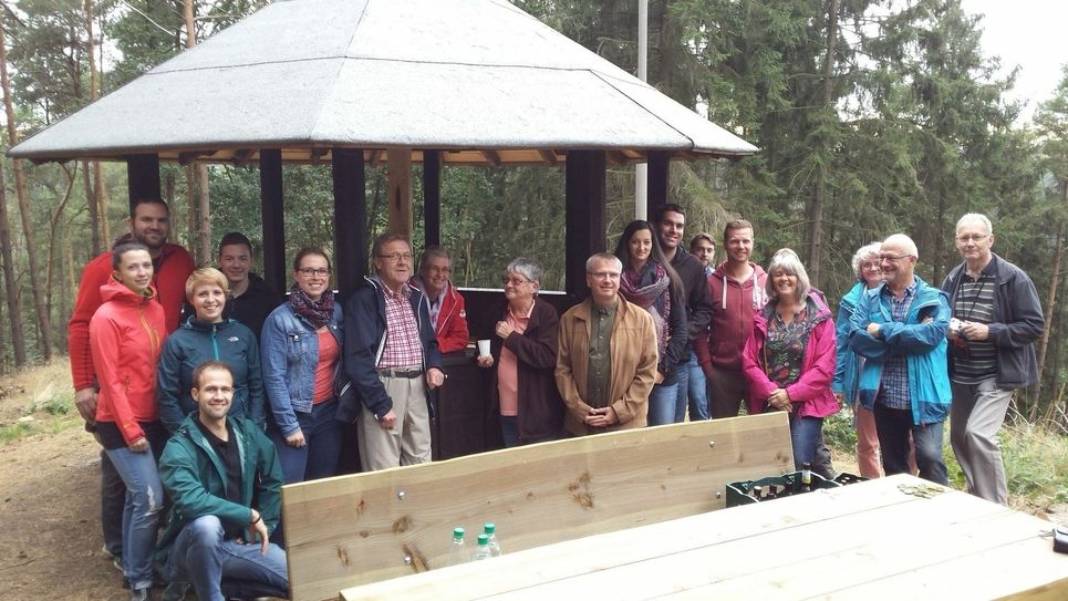 Viele Hände schafften eine kernsanierte Ruppenberghütte.