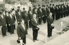 Zum feierlichen Anlass am Ehrenmal trug »Mann« Zylinder. Ein Anblick, der nicht nur in Rollesbroich zur Seltenheit geworden ist.