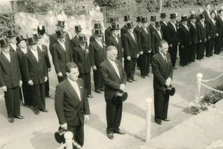 Zum feierlichen Anlass am Ehrenmal trug »Mann« Zylinder. Ein Anblick, der nicht nur in Rollesbroich zur Seltenheit geworden ist.