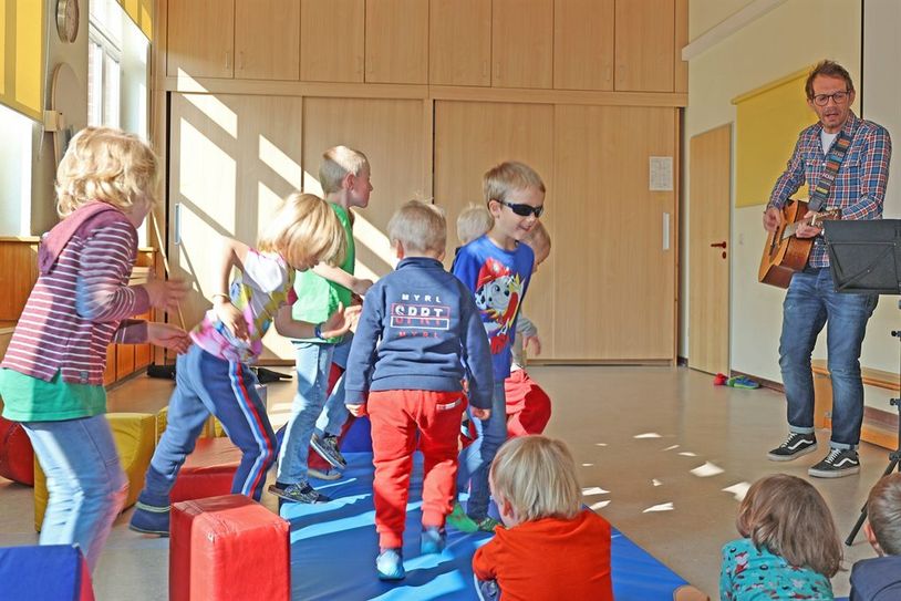 Ehe es mit viel Spaß in die Kita (hier die Kita »Wackelzahn« in Roetgen) geht, müssen alle Kinder aus Baesweiler und der Nordeifel, die im kommenden Sommer einen Platz brauchen, noch bis zum 15. Januar online angemeldet werden.