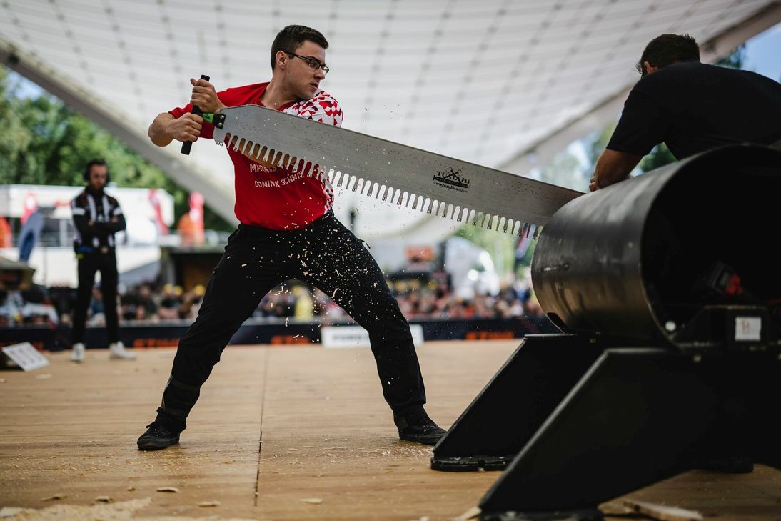Leon Pesch aus Zülpich, hier an der Single Buck, bestreitet im deutschen Trikot im österreichischen Seefeld seine Premiere auf internationalem Niveau.