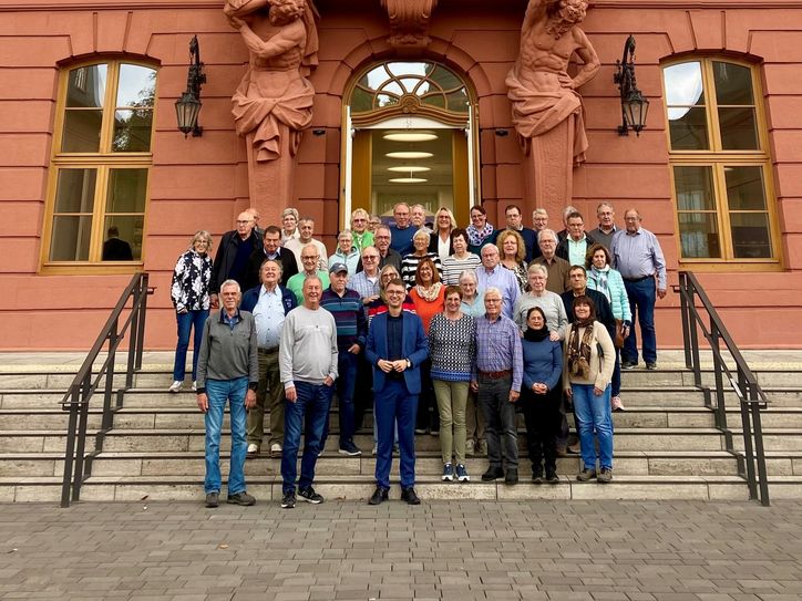 Der Cochem-Zeller Landtagsabgeordnete Jens Münster empfing rund 40 Senioren aus der Verbandsgemeinde Zell im rheinland-pfälzischen Landtag.
