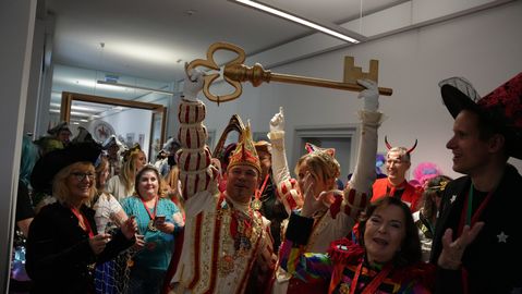 Der Stadtschlüssel wurde erfolgreich vom Prinzenpaar Tommy I. und Lea I. erobert.