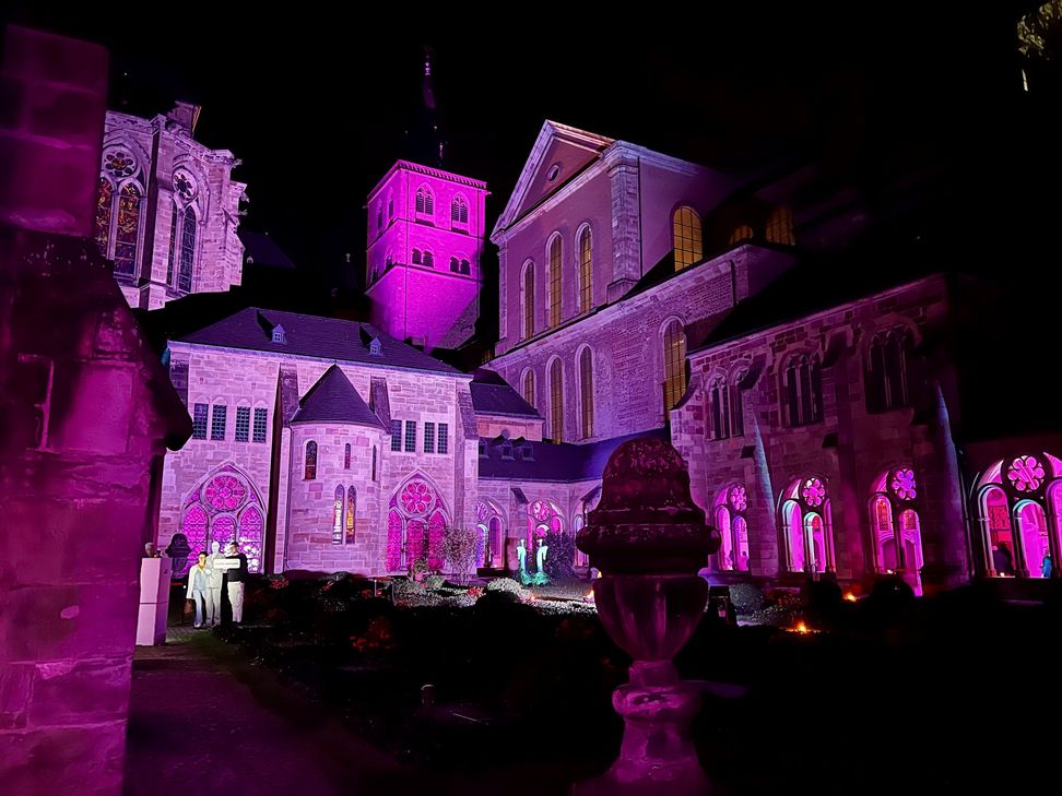 Farbenprächtiger Dom bei der Illuminale 2023