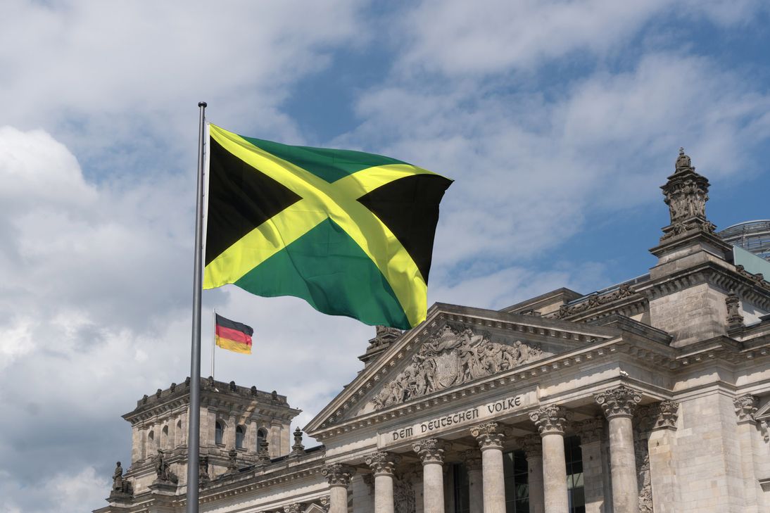 Diese Farben bestimmen Deutschland im Herbst: Die sogenannte "Jamaika-Koalition" sorgt für viele Diskussionen in Medien und Öffentlichkeit. Foto: Sir_Oliver/Fotolia