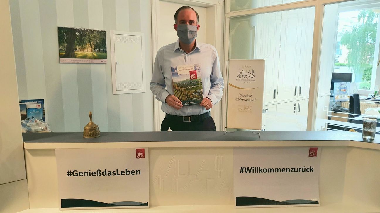 »Willkommen zurück«, sagt Christian Lindner. Allerdings wird er in diesem Sommer wohl weniger Gäste begrüßen können als üblich. Foto: Ahrtal Tourismus e.V.
