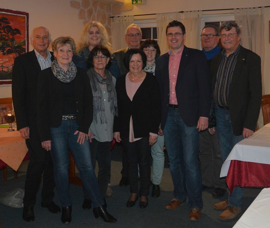 Der neue Vorstand (von links): Bernhard Mauel, Josi Siewert, Ute  Jansen, Rita Orthen, Werner Wilhelm, Christa Pöters, Christel Friese, Christoph Rosenbaum, Franz-Josef Dahm und Wolfram Klamp.