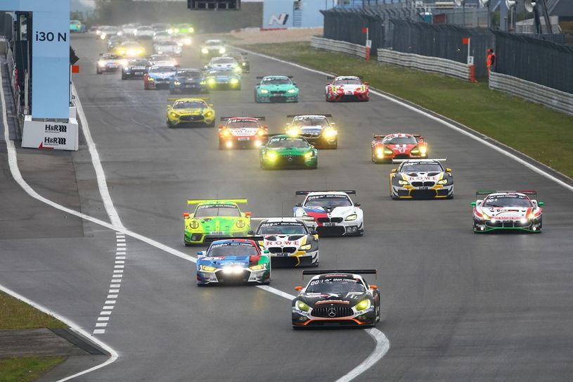 Beim Qualifikationsrennen ging ein starkes Starterfeld an den Start. FOto: H.Elis/RACEPIX.eu