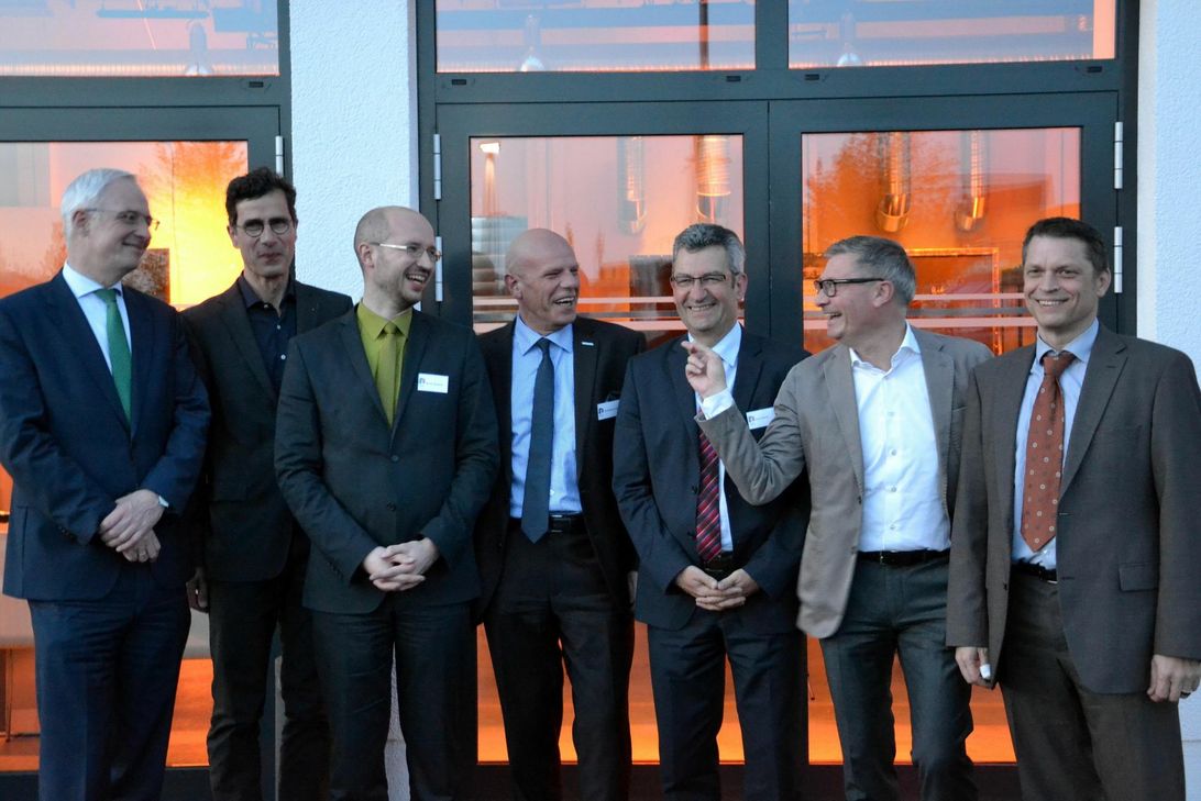Der Vorstand der City-Initiative Trier (CIT) nach den Ergänzungswahlen mit Oberbürgermeister Wolfram Leibe (l.): (v.l.) Georg Stephanus (Beisitzer), Benno Skubsch (neuer 2. Vorsitzender), Wolfgang Sturges (Beisitzer), Knut Werle (neuer Beisitzer), Gerd Guillaume (1. Vorsitzender) und Jürgen Poss (Schatzmeister).  Foto: B. Pahl