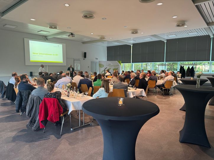 Der Höhepunkt des Abends war zweifellos der Impulsvortrag von Christoph Maerz, einem renommierten Experten für den Modern Workplace.