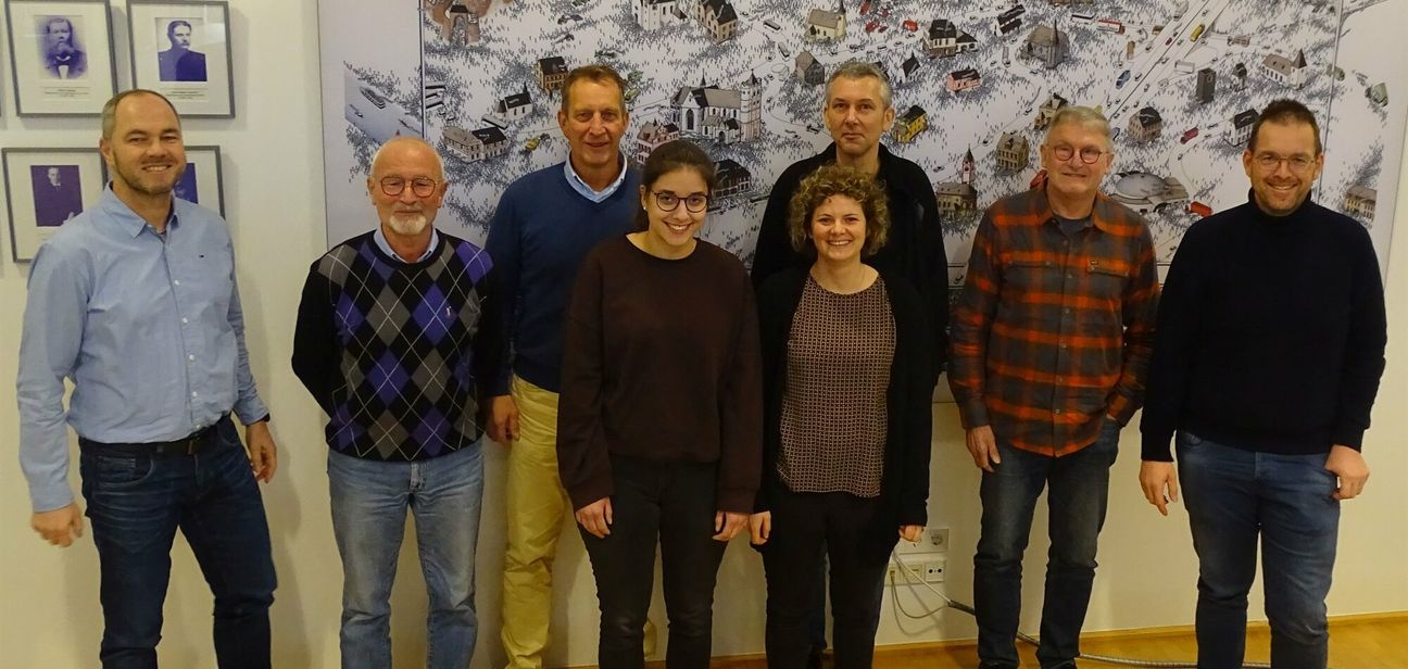 Treffen der Maifelder Wegepaten (v. l.): Heinz Linz, Hermann Nördershäuser, VG-Bürgermeister Maximilian Mumm, Dana Kaspar, Tina Brust, Jochen Scherer, Lothar Kalter und Kai Simon.