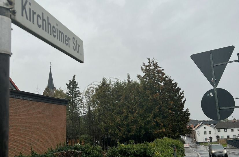 Die Kirchheimer Straße in Kirchheim