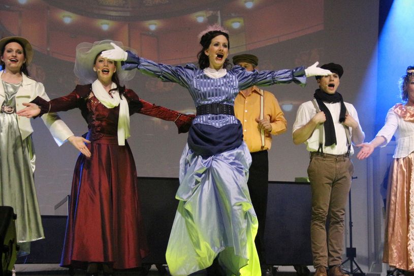 Mary Poppins.   Fotos: Veranstalter